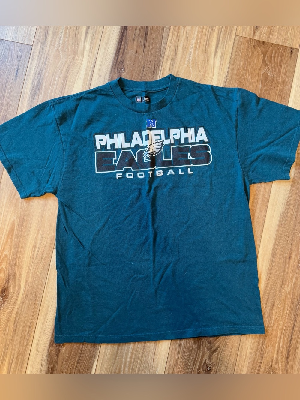 NFL Philadelphia Eagles Teal Logo Football Tee nwot